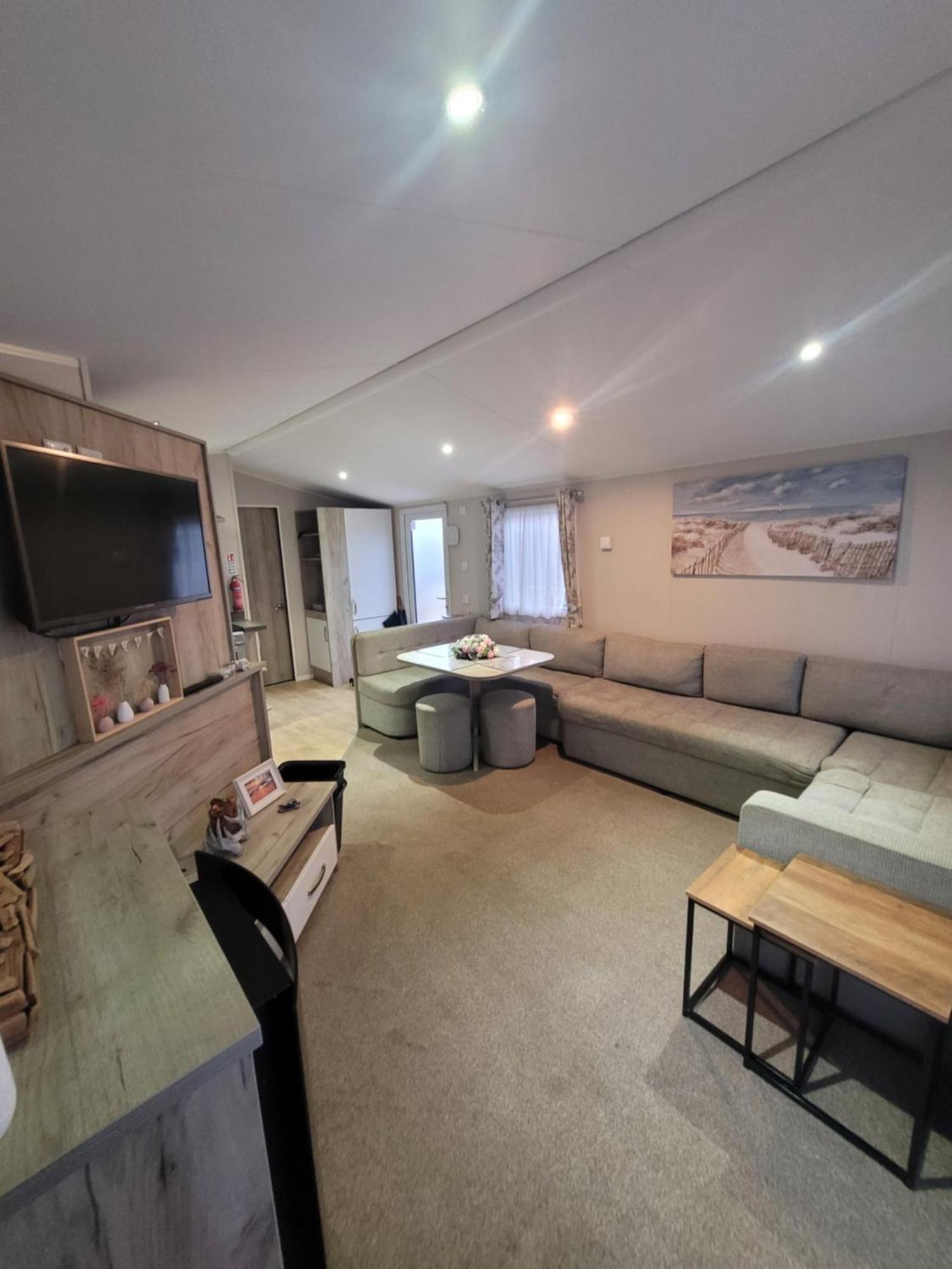 A22 Unity Beach Holiday Resort Unity Brean Sleeps 8 People 3 Bedrooms 1 Pet Stays Free Berrow Esterno foto